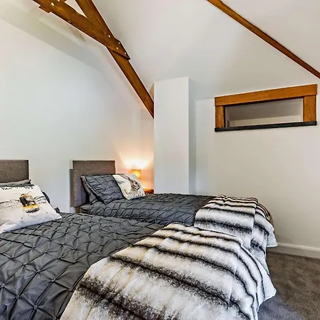 2 Bed In 85894 Holiday home South Petherwin